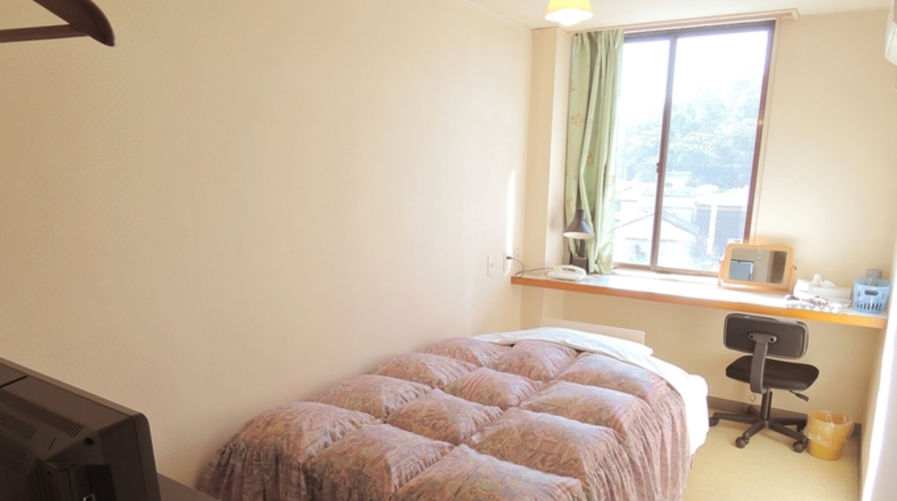 シングル喫煙　客室内観